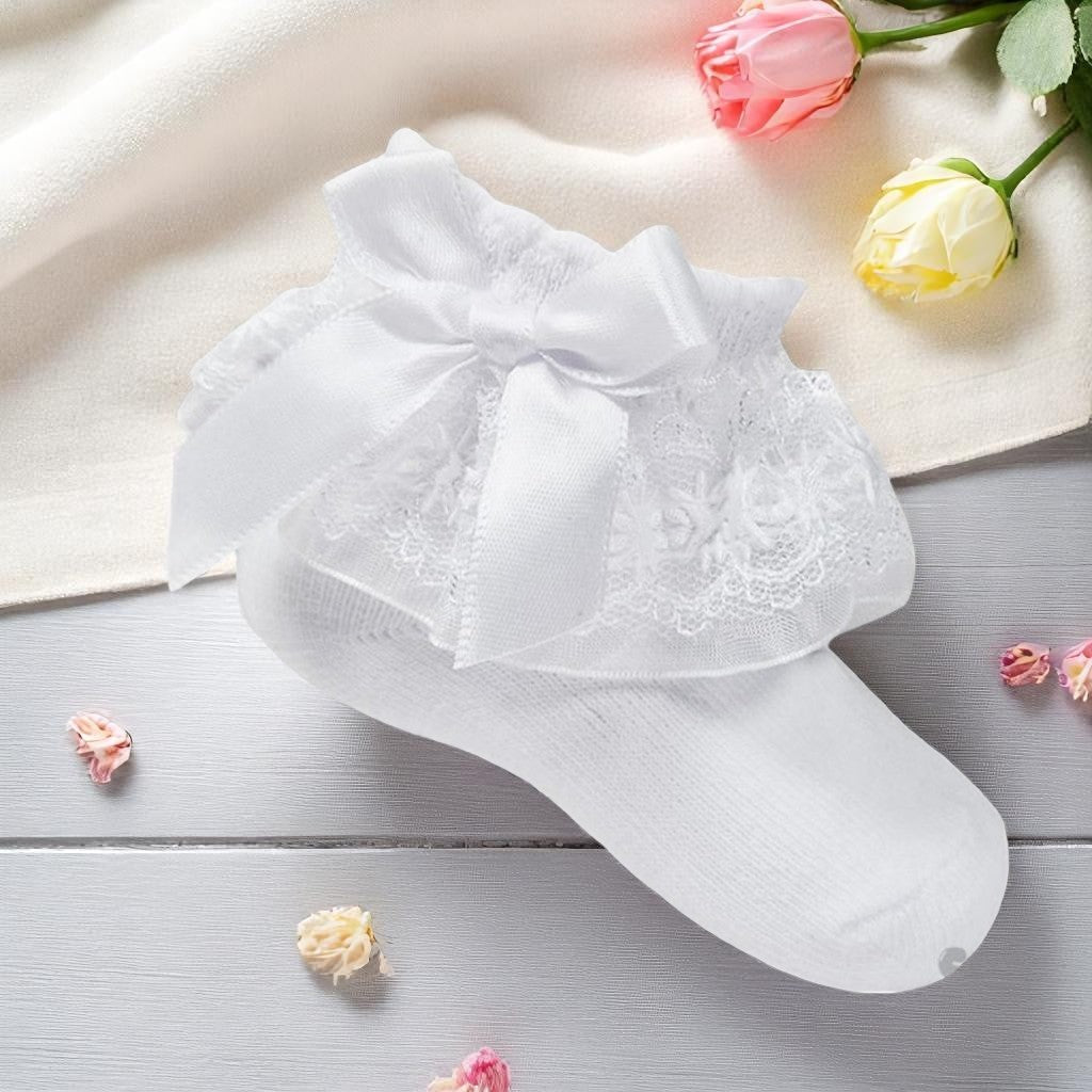 White Lace Ankle Socks