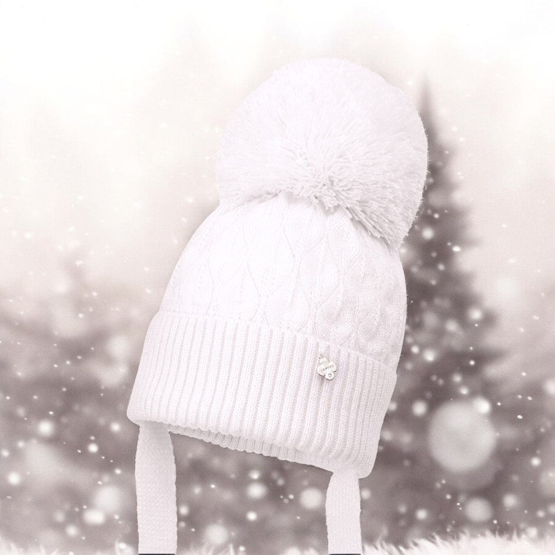 Jamiks White Knitted Single Pom Hat